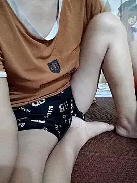 Haralushiaaa from StripChat is Freechat