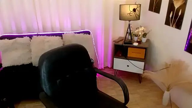 Freechat HeavenlyHugeCock on StripChat