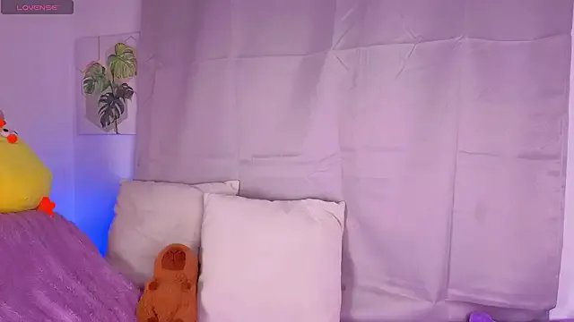 Heily_Fox on StripChat