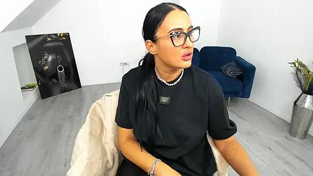 Helen_Sinn from StripChat is Freechat