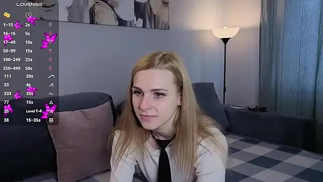 HelenMartines from StripChat is Freechat