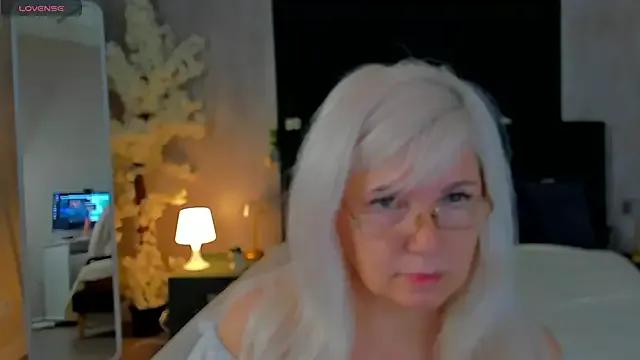 Freechat Hella_Fabel on StripChat