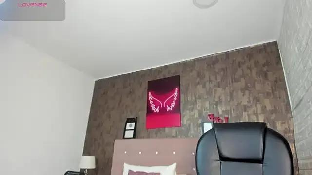 Hilarin__ from StripChat is Freechat