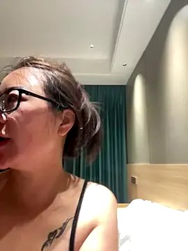 Freechat hoop659 on StripChat