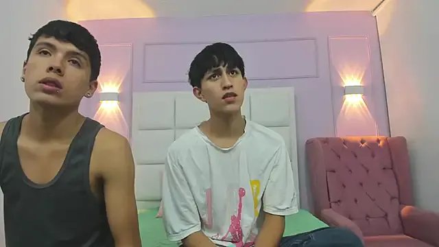 Freechat hoot_booys_ on StripChat