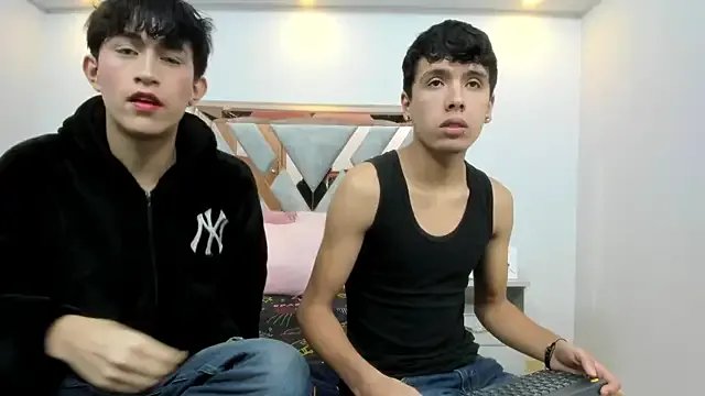 Freechat hoot_booys_ on StripChat