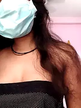 Hot-komall on StripChat