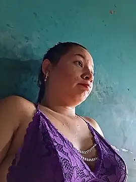 Freechat hot-mom22 on StripChat