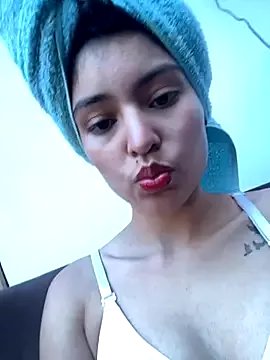 Freechat hotwife26 on StripChat