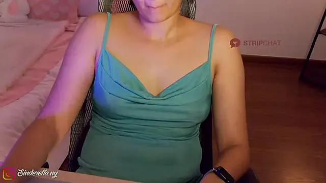 i-scream from StripChat is Freechat