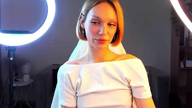 Ice_Strawberry from StripChat is Freechat