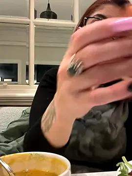 IrishmilfAnna from StripChat is Freechat