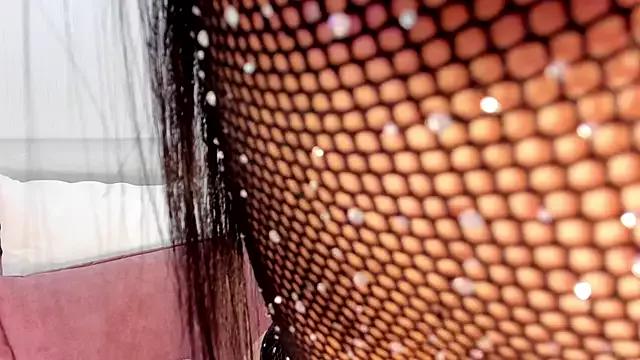 Isaa_Queen from StripChat is Freechat