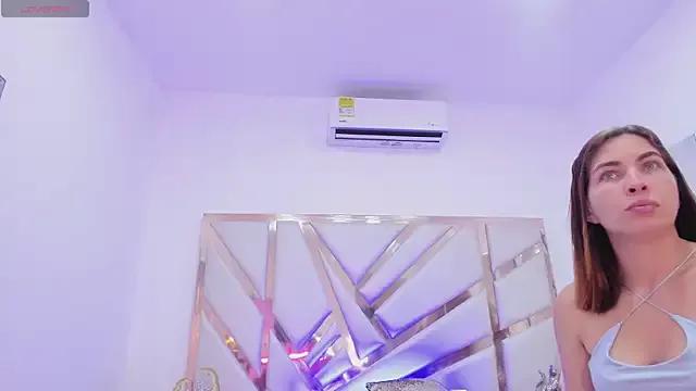 Isabel_Paris from StripChat is Freechat