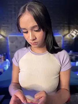 Isabella-Teen from StripChat is Freechat