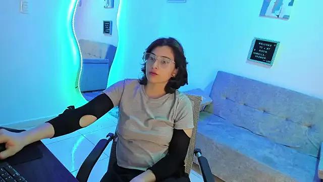 isabella_cremer from StripChat is Freechat