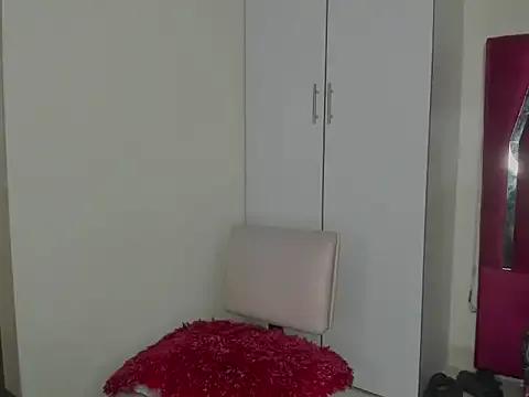 isabella_pearl_ from StripChat is Freechat