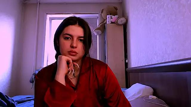 Isabella_Swaannn from StripChat is Freechat