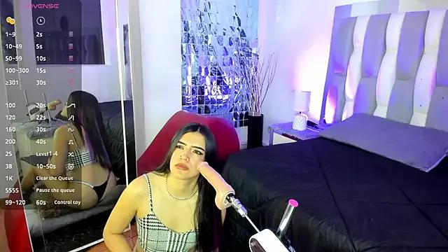 Freechat IsaDiiaz on StripChat