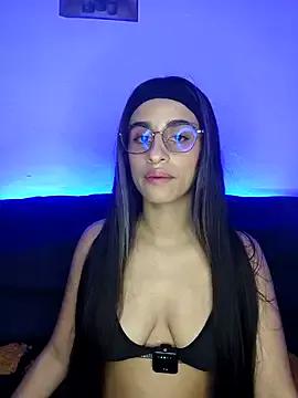 Freechat issis22 on StripChat