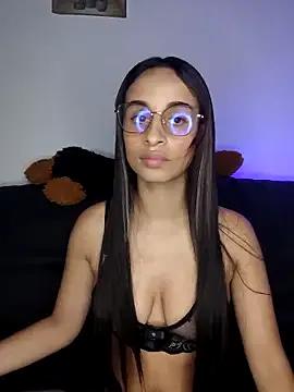 Freechat issis22 on StripChat