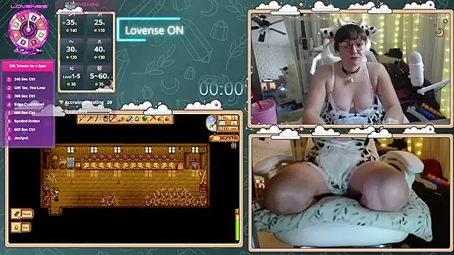 ithuriella on StripChat