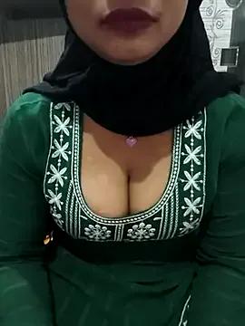 Itz_Mayra_ on StripChat