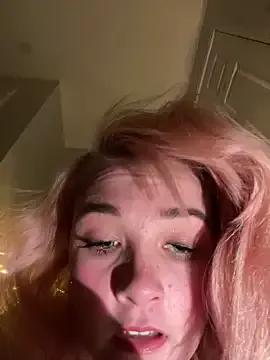 Itzz_lolareign from StripChat is Freechat
