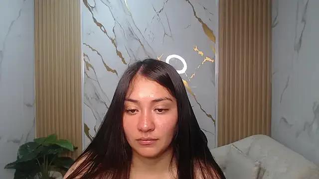 Ivony18_b from StripChat is Freechat