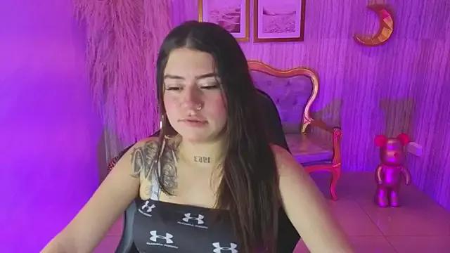 Freechat ivy_lodge_s on StripChat