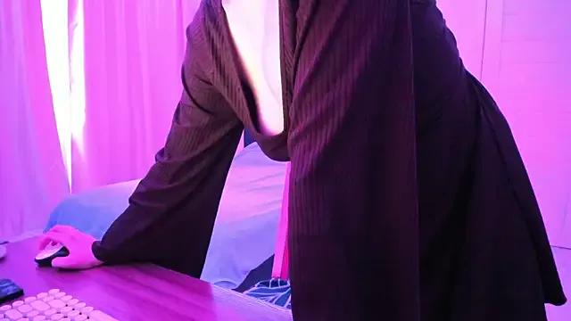 JanetShy from StripChat is Freechat