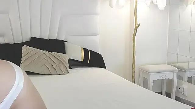 JennaClover from StripChat is Freechat