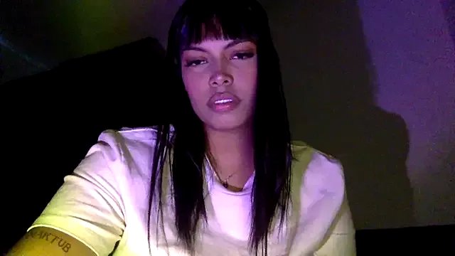 jennifer_oliveira on StripChat 