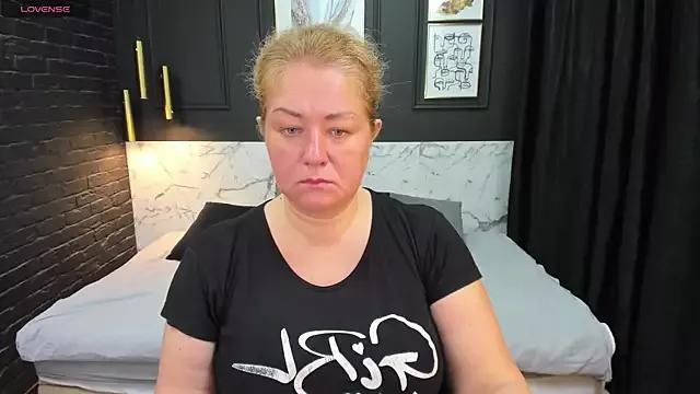 JenniferLight from StripChat