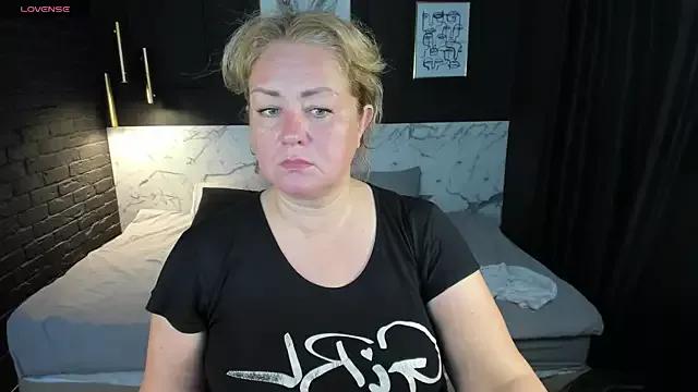 JenniferLight from StripChat