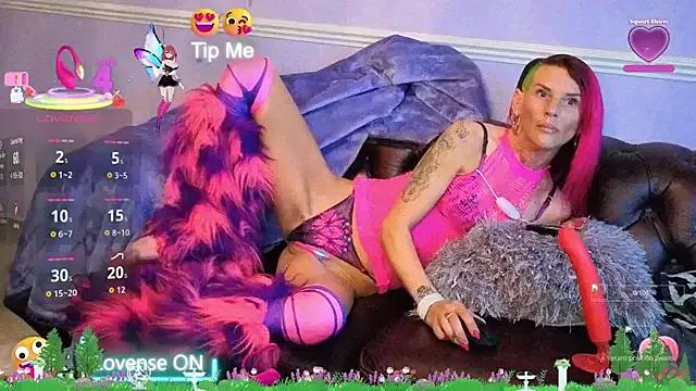 Jizzabella from StripChat is Freechat