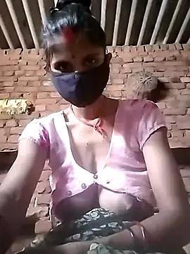 Joshi_Love143 on StripChat