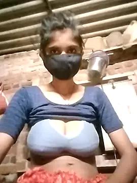 Joshi_Love143 on StripChat