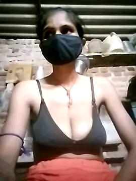 Joshi_Love143 on StripChat