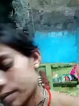 Joshi_Love143 on StripChat