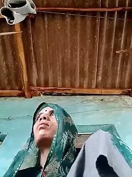 Joshi_Love143 on StripChat