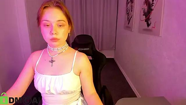Joyce_Garrett from StripChat is Freechat