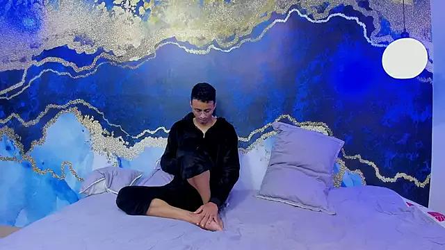Juicy_Crew from StripChat is Freechat