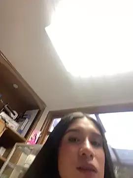 JulHoney from StripChat is Freechat