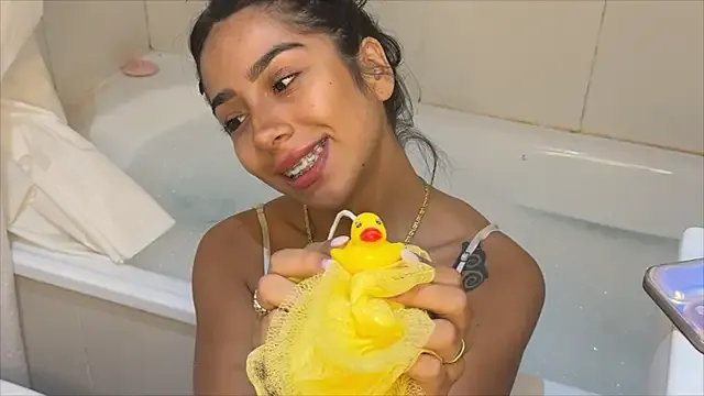 Freechat julia_mendes on StripChat