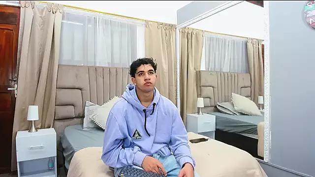julian_billyy from StripChat is Freechat