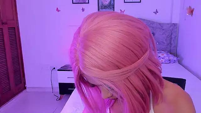 juliana_reynolds from StripChat is Freechat