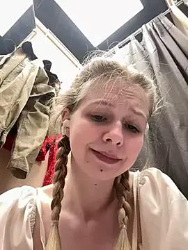 Julie_Cutie from StripChat is Freechat