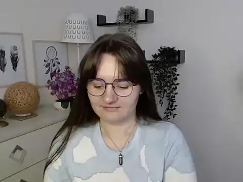 Julie_Diamond from StripChat is Freechat