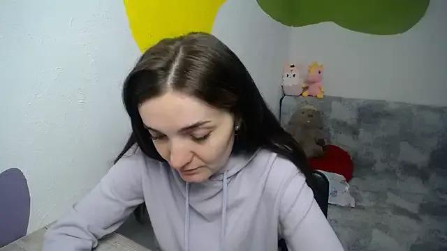 Just_gine from StripChat is Freechat